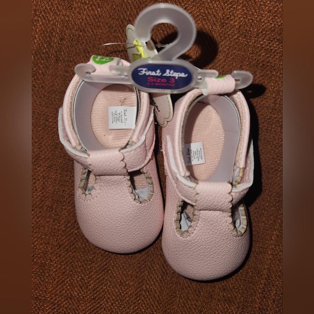 First Steps 6-9M shoes - Picture 3 of 4